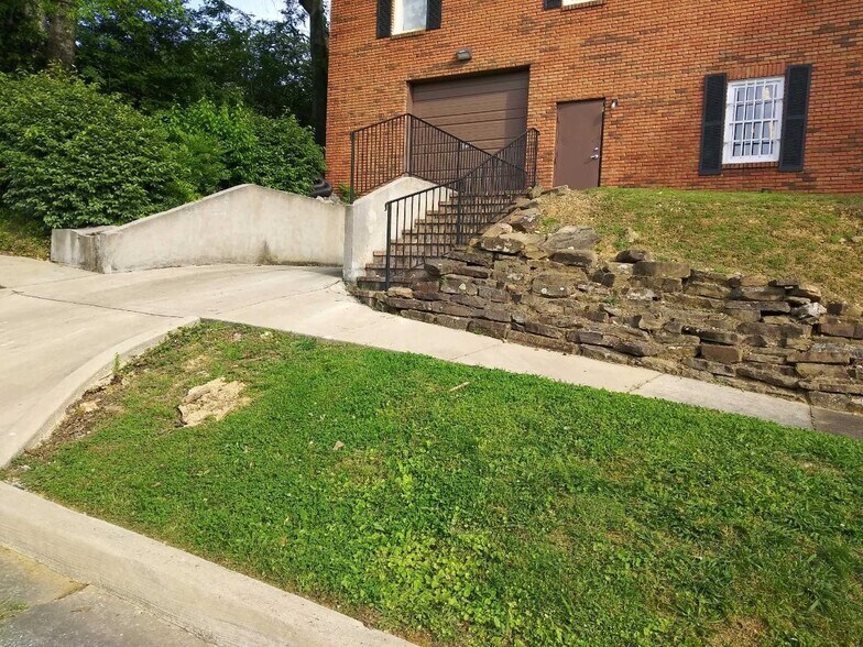 More Photos Of 3501 7th Ave S, Birmingham Light Distribution For Lease