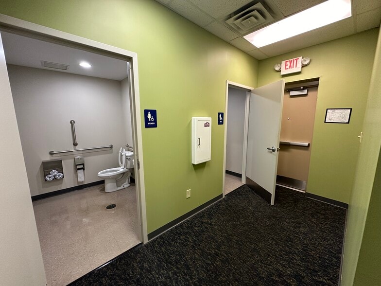 More Photos Of 1440 Madison Ave, Indianapolis Freestanding For Lease