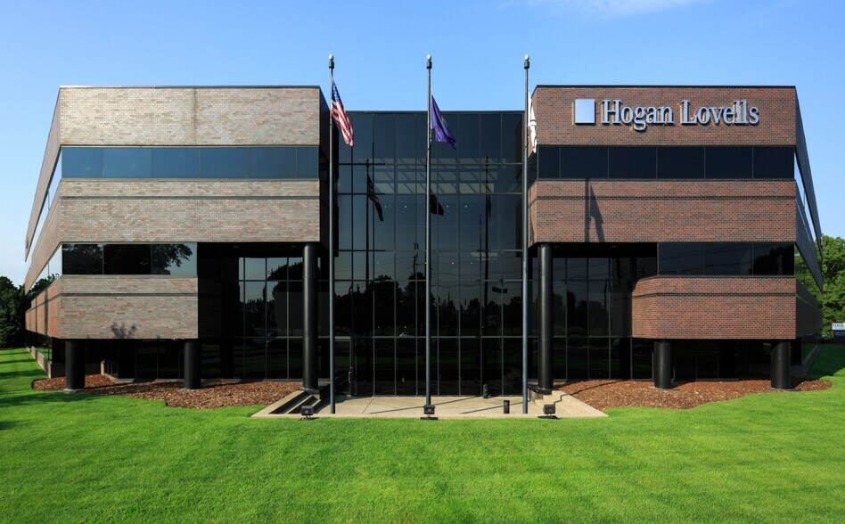 More Photos Of 9100 Shelbyville Rd, Louisville Office For Lease