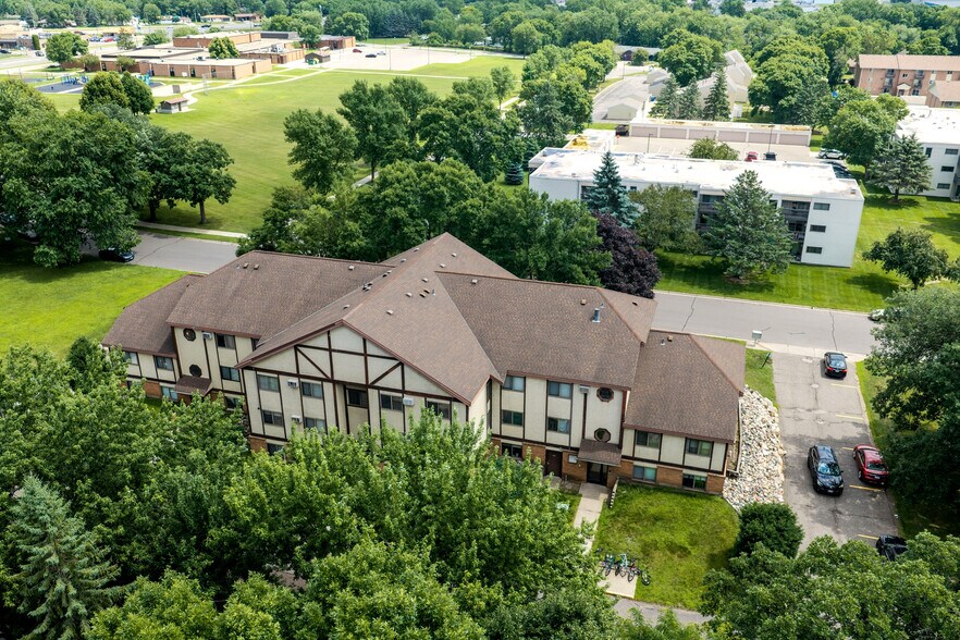 More Photos Of 835 Driftwood Dr, Saint Cloud Apartments For Sale