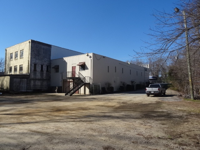 More Photos Of 525 Gillespie St, Fayetteville Flex For Sale