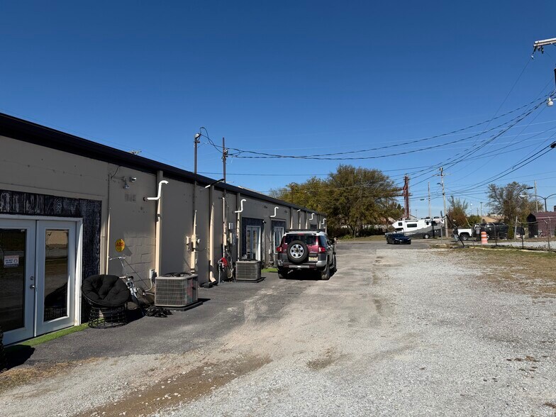 More Photos Of 212 1st Ave SW, Decatur Storefront For Sale