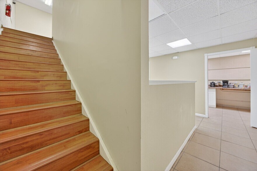 More Photos Of 16155 W 117th Ave, Miami Light Distribution For Sale
