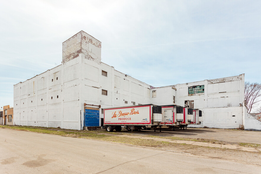 Primary Photo Of 5151 Bellevue St, Detroit Warehouse For Sale