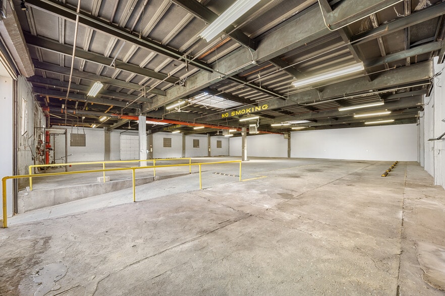 More Photos Of 1821 Steinway Pl, Astoria Warehouse For Lease