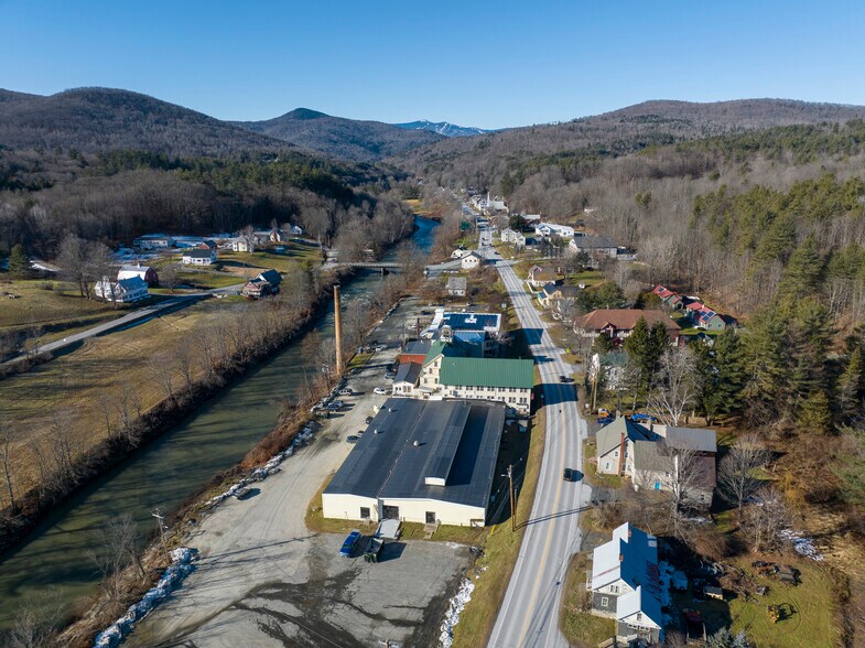 More Photos Of 7392 US-4, Woodstock Police Fire Station For Sale