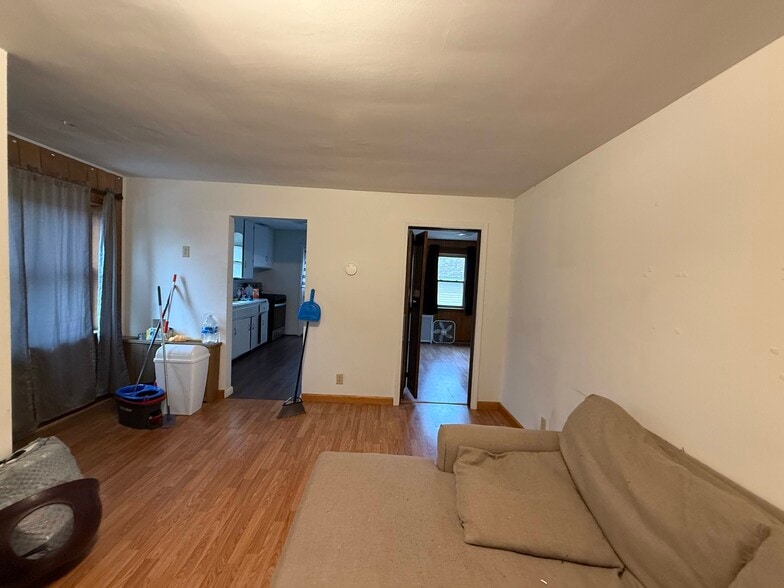 More Photos Of 836 S Mill St, New Castle Storefront Retail Residential For Sale