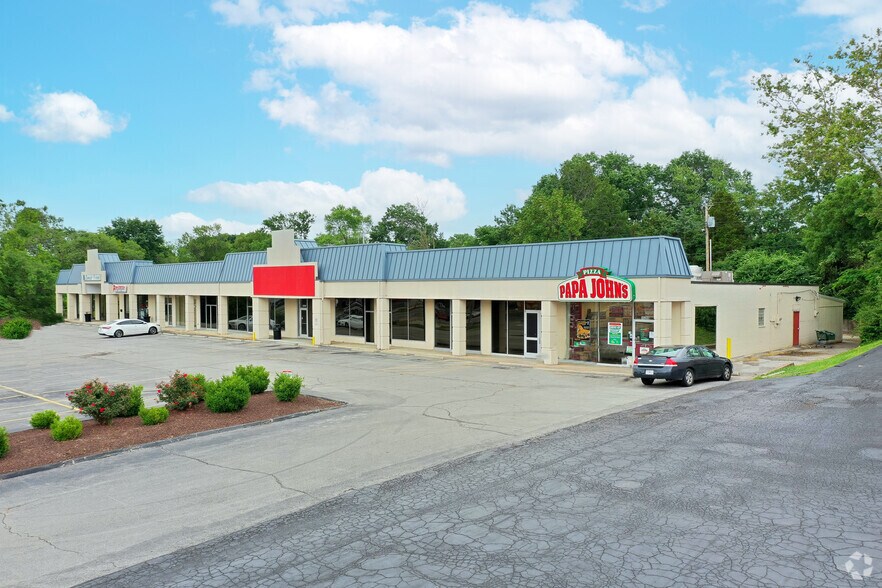 Primary Photo Of 15238-15266 Manchester Rd, Ballwin Storefront For Lease