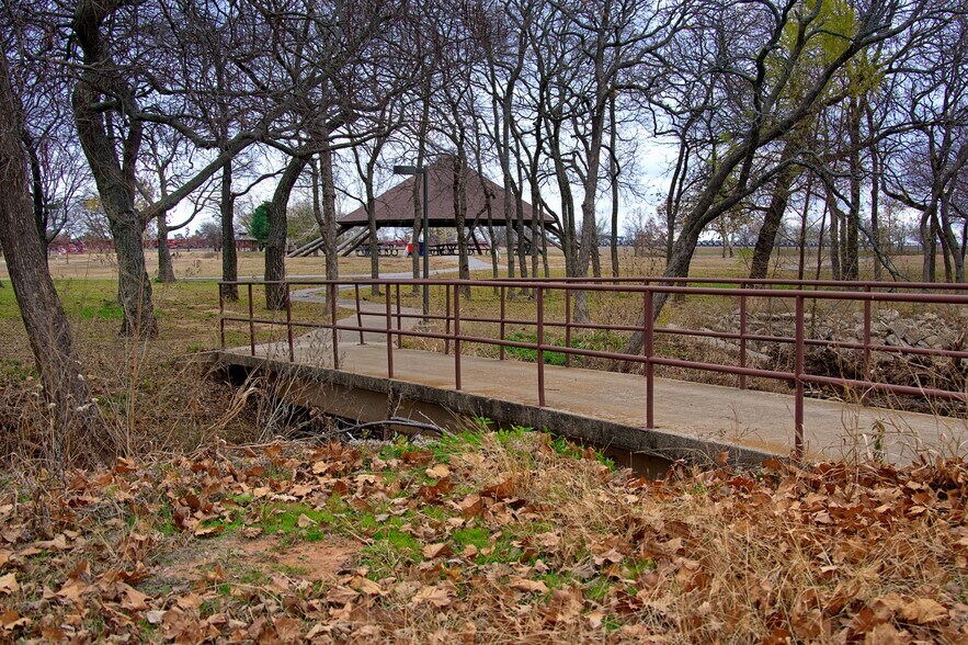 More Photos Of 400 W Martin Luther King Blvd, Duncan Sports And Entertainment For Sale