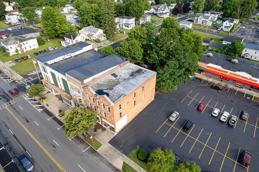 More Photos Of 114-116 W Broadway, Fulton Multifamily For Sale