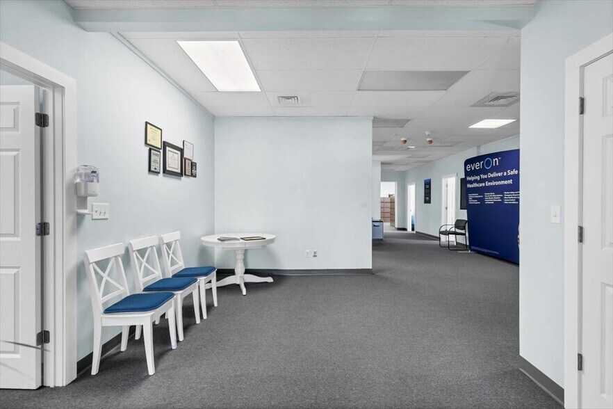 More Photos Of 118 Quinnipiac Ave, North Haven Warehouse For Lease