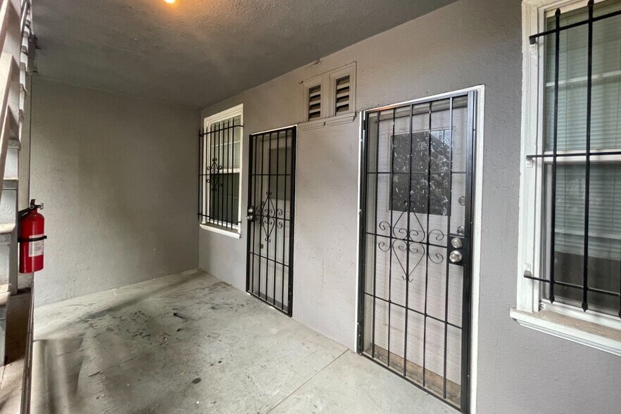 More Photos Of 1000 E 33rd St, Oakland Apartments For Sale