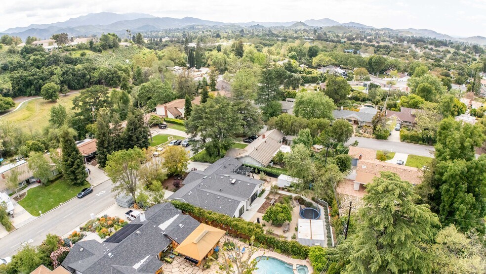 More Photos Of 1865 El Monte Dr, Thousand Oaks Apartments For Sale