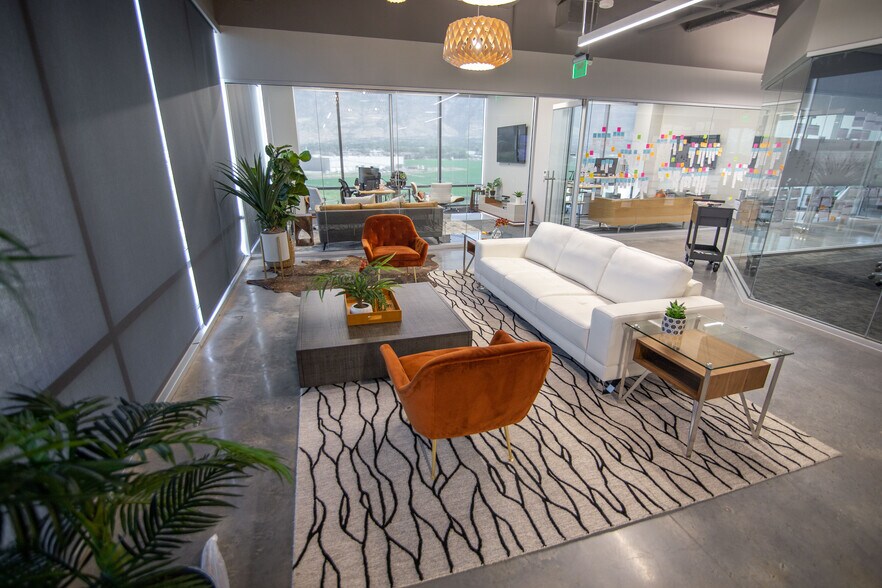 More Photos Of 1064 S North County Blvd, Pleasant Grove Office For Lease