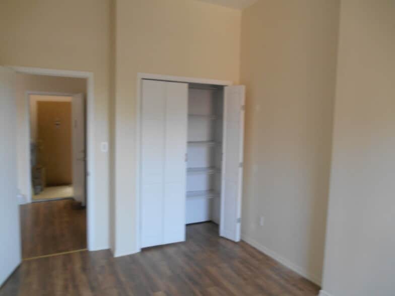 More Photos Of 358 Grove St, Jersey City Storefront Retail Residential For Lease