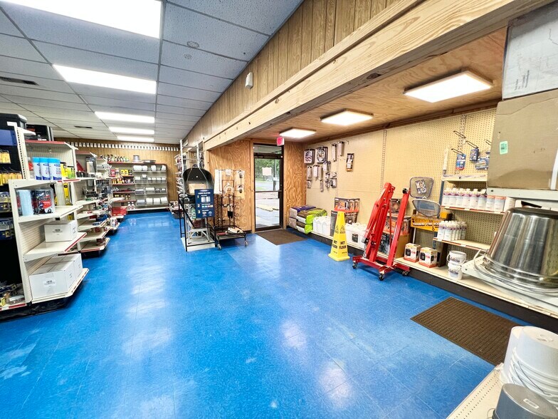 More Photos Of 11660 Highway 96, Millport Auto Repair For Lease