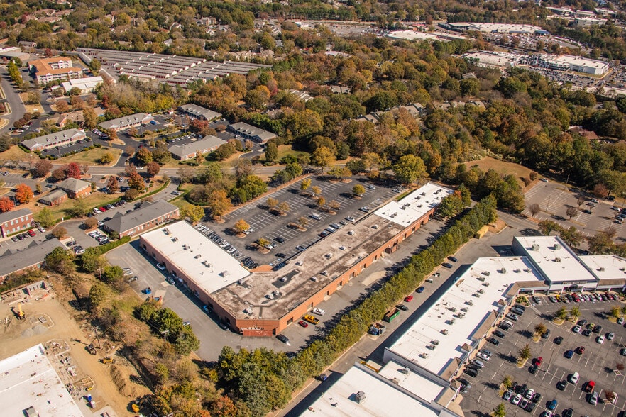 More Photos Of 10100 Park Cedar Dr, Charlotte Light Distribution For Lease