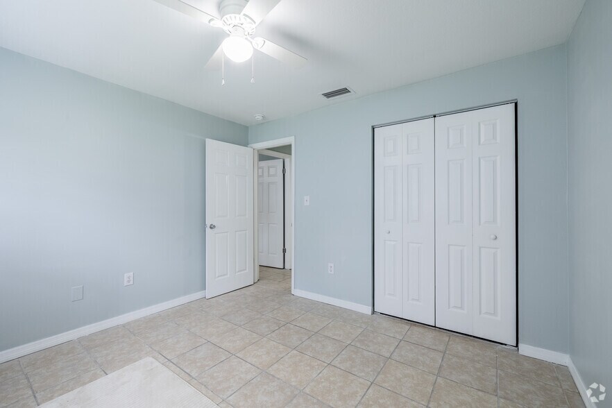 More Photos Of 460 Hale Ave, Brooksville Apartments For Sale