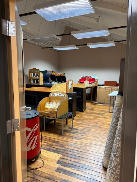 More Photos Of 521 Mount Hope St, North Attleboro Warehouse For Lease