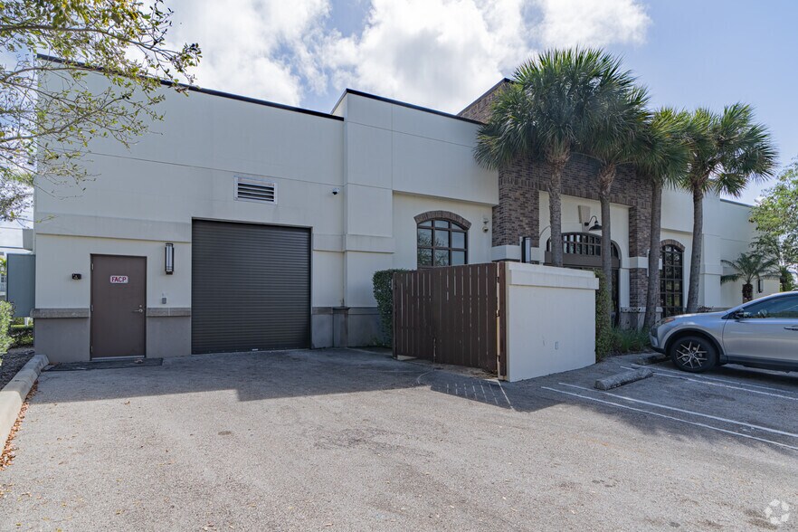 More Photos Of 1010 NE 5th Ave, Delray Beach General Retail For Sale