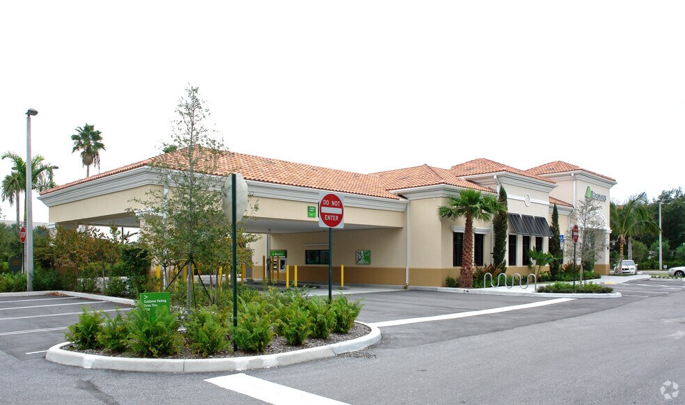 More Photos Of 3501 Kyoto Gardens Dr, Palm Beach Gardens General Retail For Sale