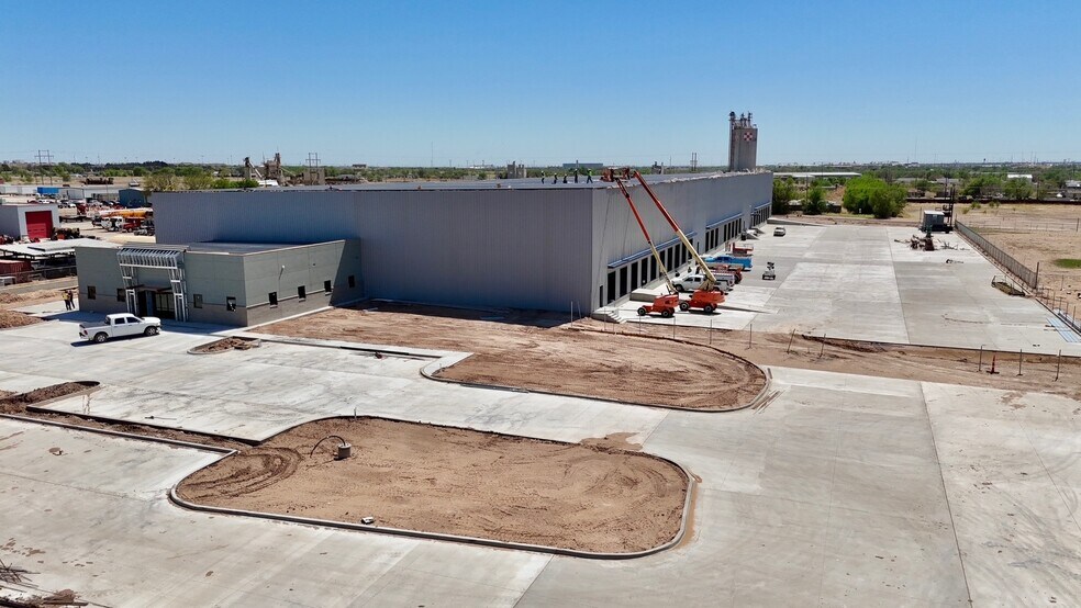 More Photos Of 230 NE Loop 289, Lubbock Industrial For Lease
