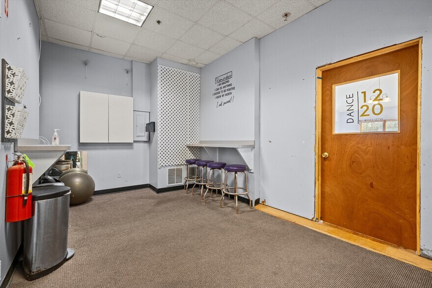 More Photos Of 24 Old Albany Post Rd, Croton-on-Hudson Medical For Lease