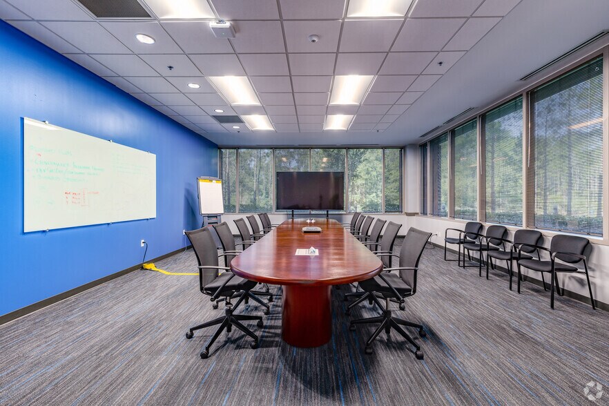 More Photos Of 2300 Discovery Dr, Orlando Office For Lease