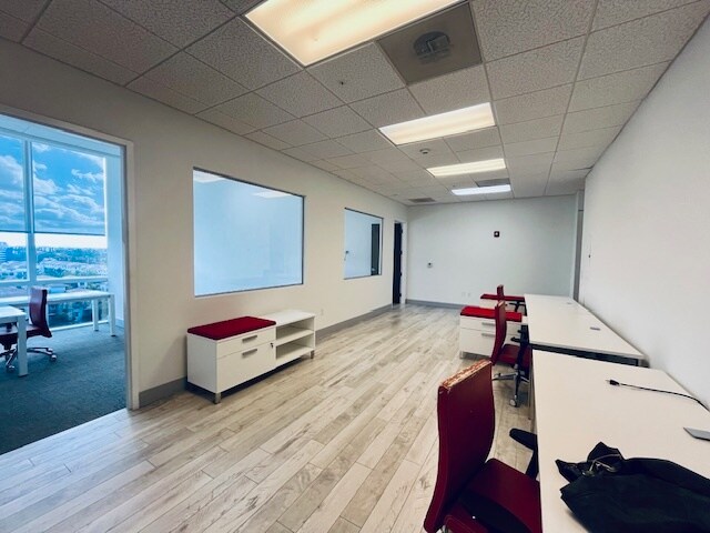More Photos Of 20200 W Dixie Hwy, Aventura Medical For Lease