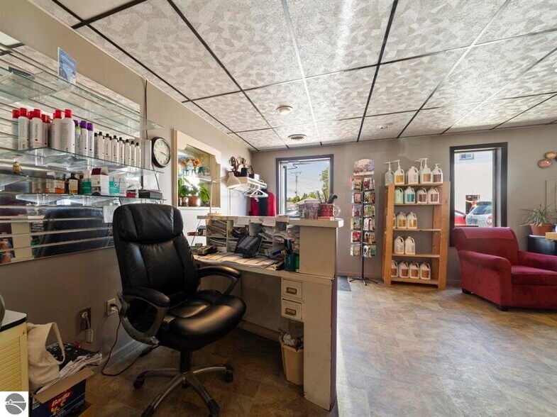 More Photos Of 180 S Benzie Blvd, Beulah Storefront Retail Office For Sale