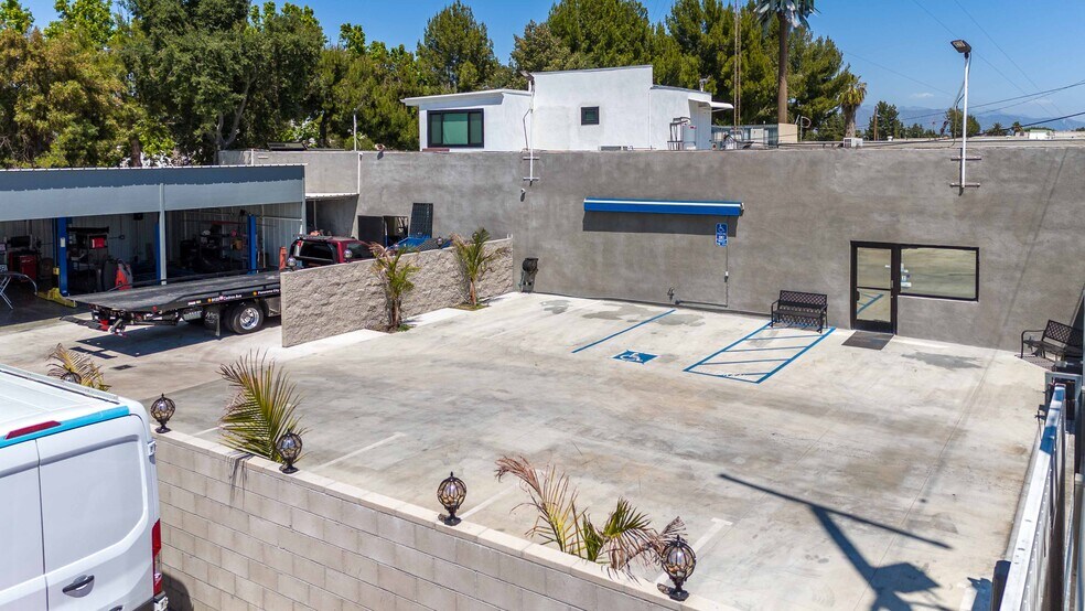 More Photos Of 14723 Aetna St, Van Nuys Auto Repair For Sale