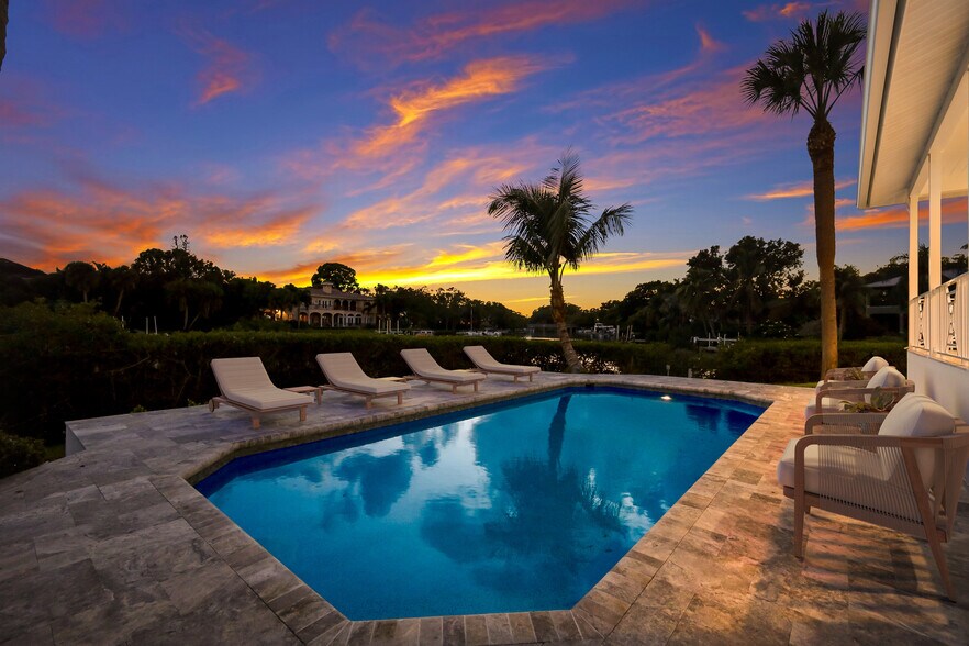 More Photos Of 1718 Bay St, Sarasota Specialty For Sale