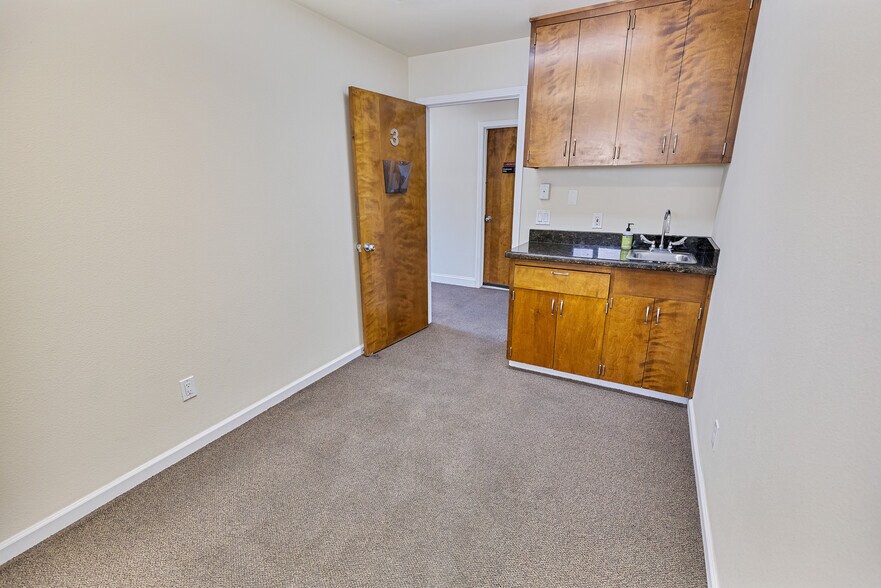 More Photos Of 1215 Plumas St, Yuba City Office For Sale