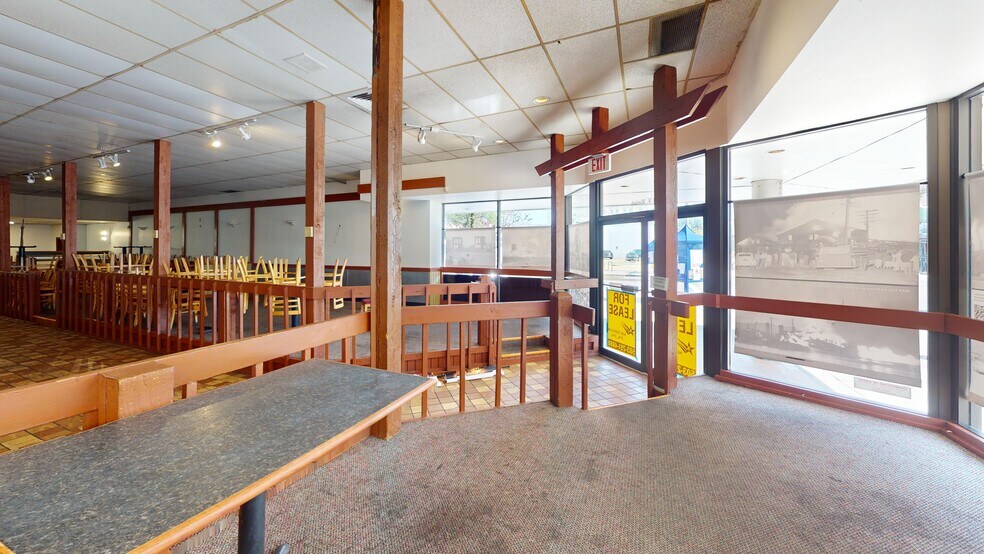 More Photos Of 100-114 W Wishkah St, Aberdeen General Retail For Lease