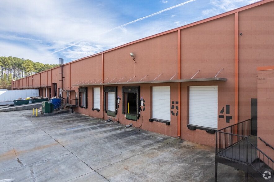 More Photos Of 975 Old Norcross Rd, Lawrenceville Warehouse For Lease