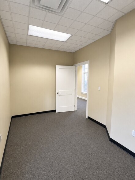 More Photos Of 1417 Stuart Engals Blvd, Mount Pleasant Medical For Lease