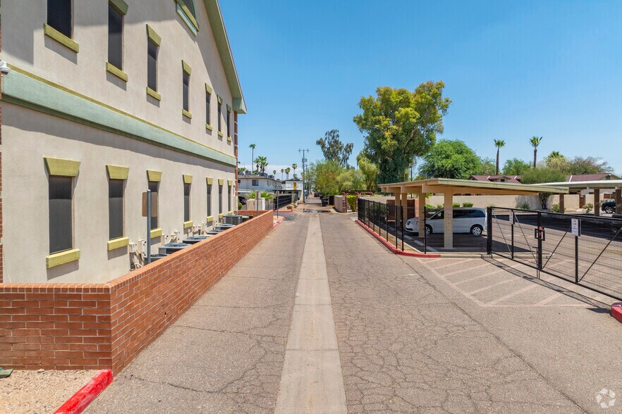 More Photos Of 1201 E Thomas Rd, Phoenix Office For Sale