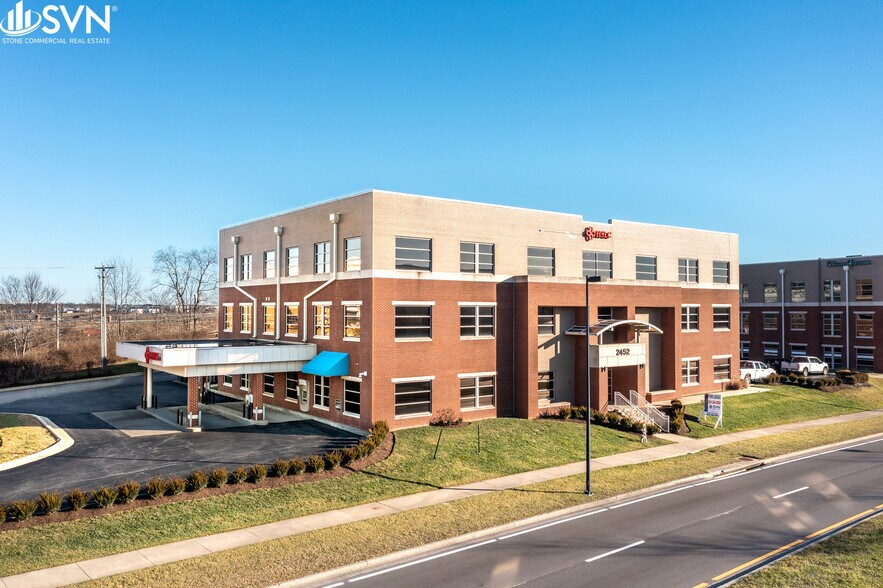 More Photos Of 2452 Sir Barton Way, Lexington Office For Lease