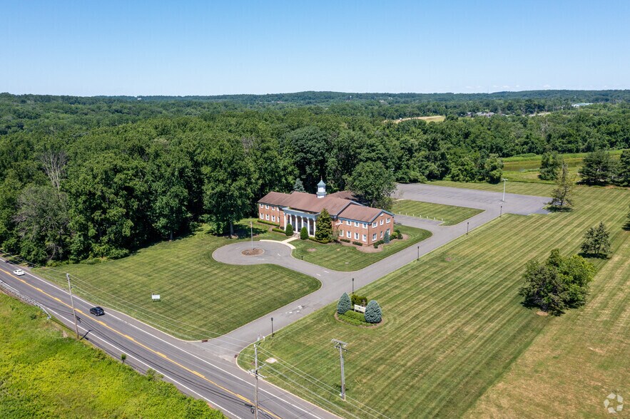 More Photos Of 15 Main St, Holmdel Office For Sale