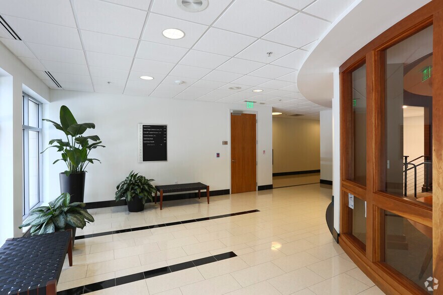 More Photos Of 200 E Broad St, Greenville Office For Lease