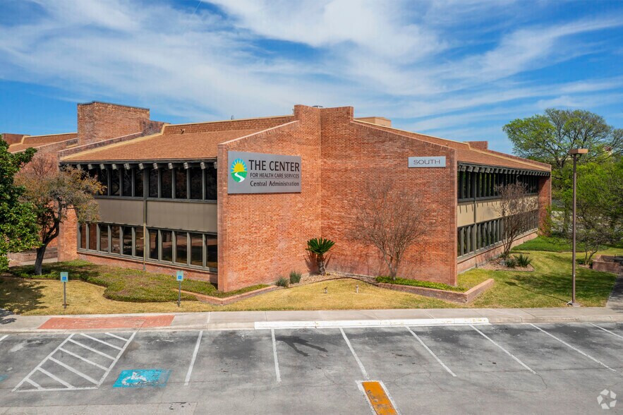 More Photos Of 6800 Park Ten Blvd, San Antonio Unknown For Lease