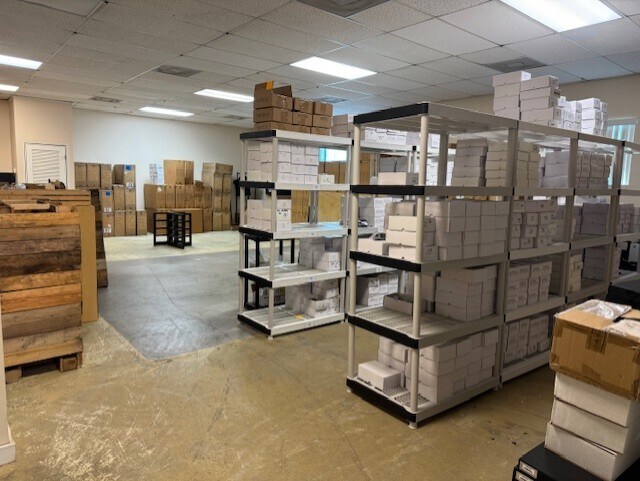 More Photos Of 30798 US Highway 19 N, Palm Harbor Warehouse For Lease