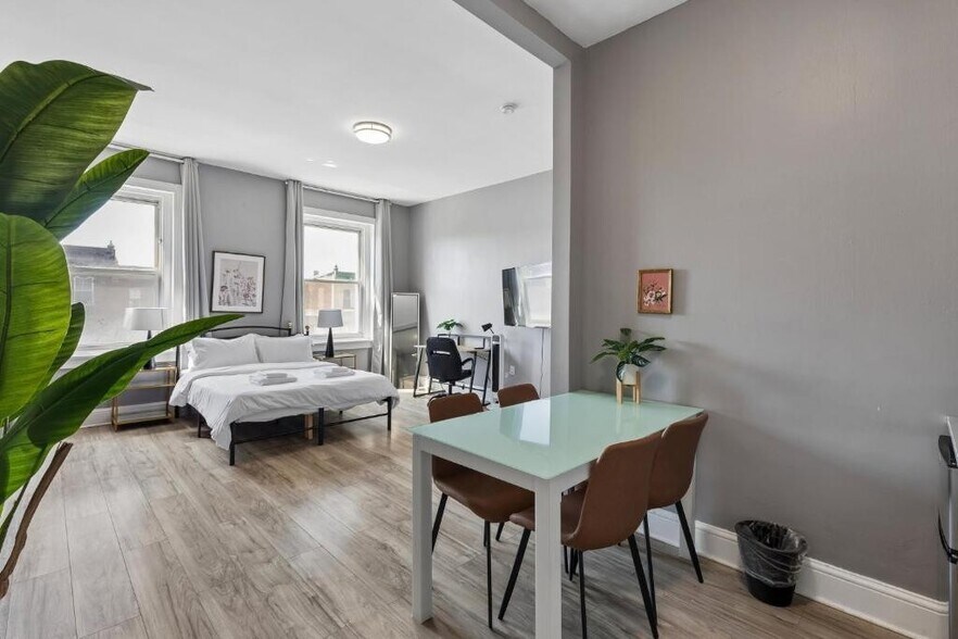 More Photos Of 1611 S Broad St, Philadelphia Specialty For Sale