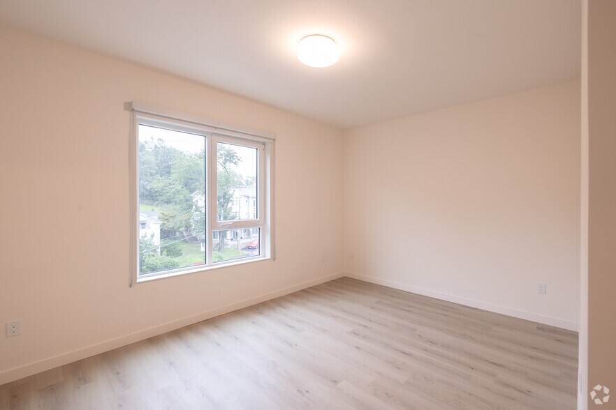 More Photos Of 44 Springside Ave, Arlington Apartments For Lease