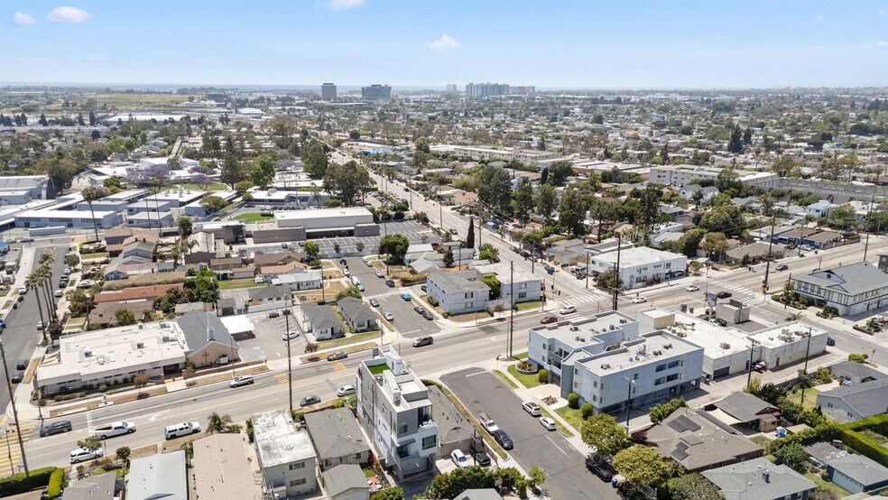 More Photos Of 4852 S Centinela Ave, Los Angeles Multifamily For Sale