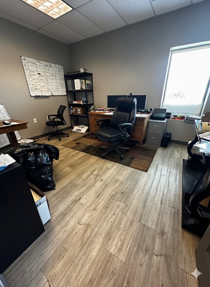 More Photos Of 14031 Bennett Loop, Williston Warehouse For Lease