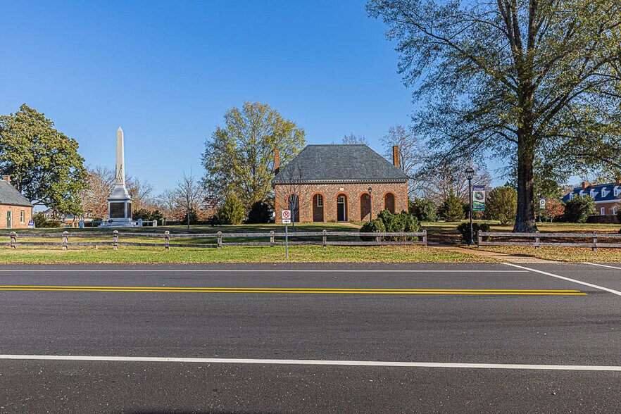 More Photos Of 13185 Hanover Courthouse Rd, Hanover Freestanding For Lease