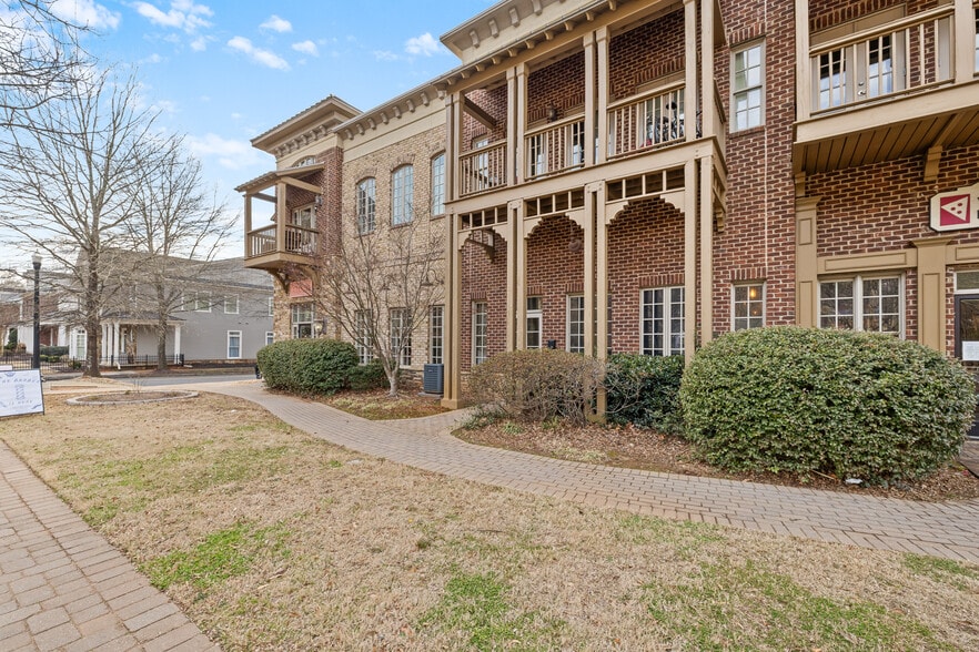 More Photos Of 12540 Broadwell Rd, Alpharetta Storefront Retail Office For Lease