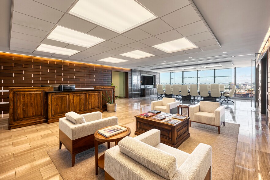 More Photos Of 333 N Central Ave, Phoenix Office For Lease