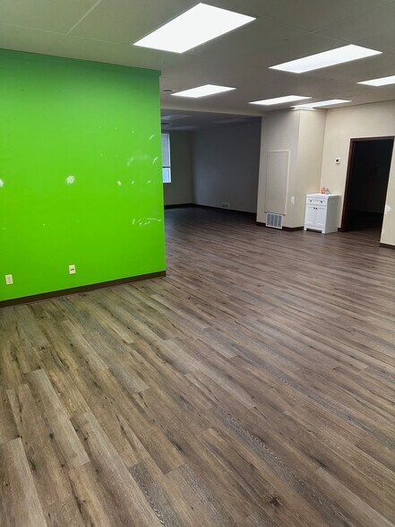 More Photos Of 8318 Gage Blvd, Kennewick Storefront Retail Office For Sale